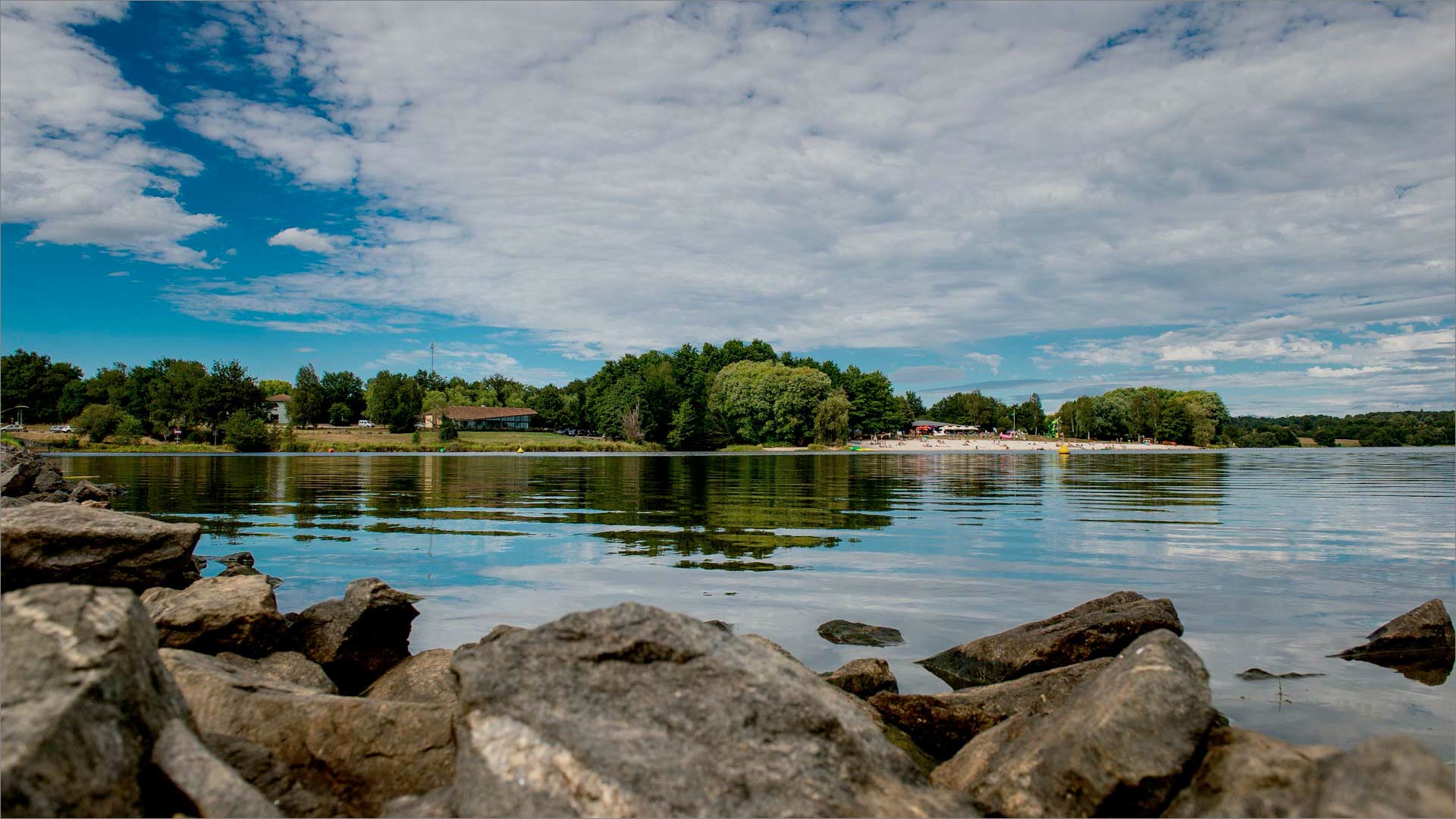 plage camping des lacs