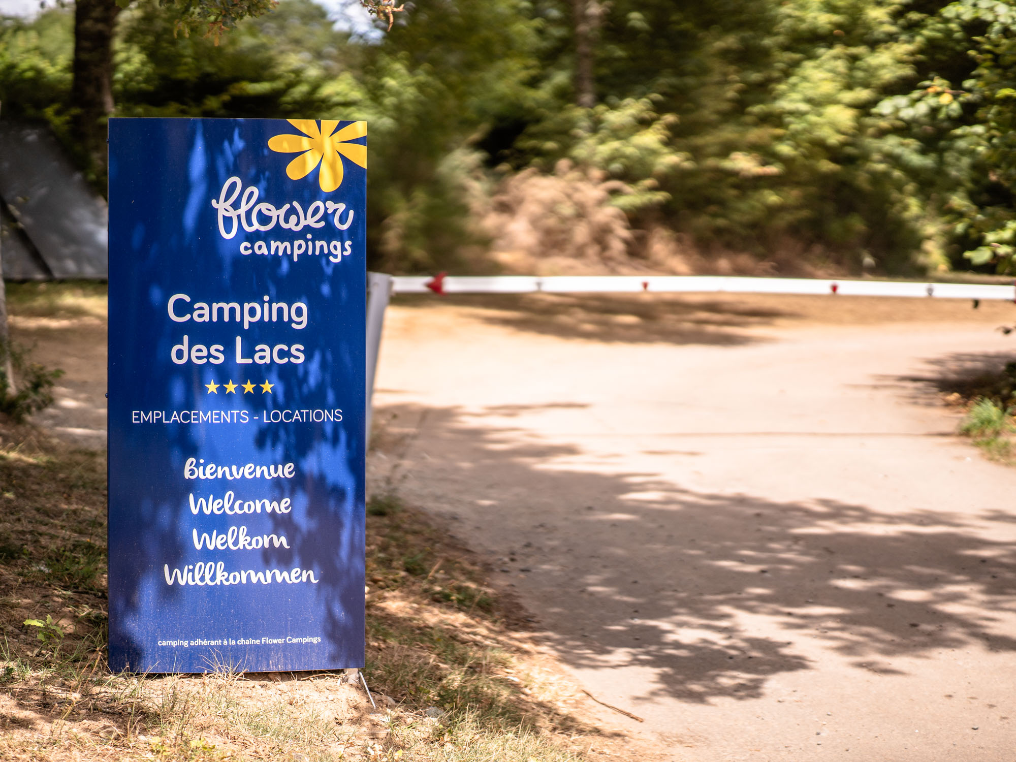 panneau entree camping des lacs